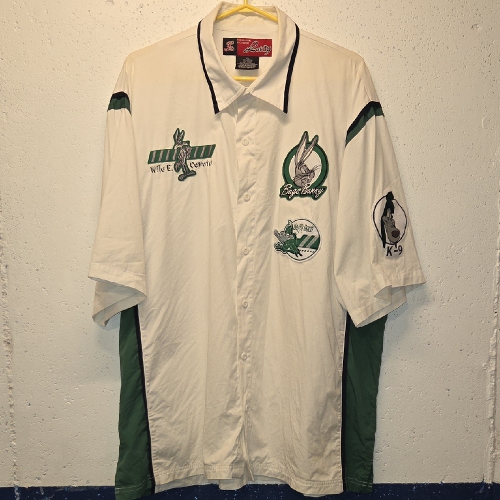 *Vintage 2000s* Lot 29 - Looney Tunes Embroidered Button Shirt
